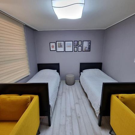 Bluehum Guest House Інчхон Екстер'єр фото